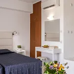 Отель Papantonia 3*