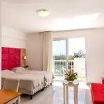 Отель Papantonia 3*