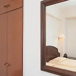 Отель Papantonia 3*